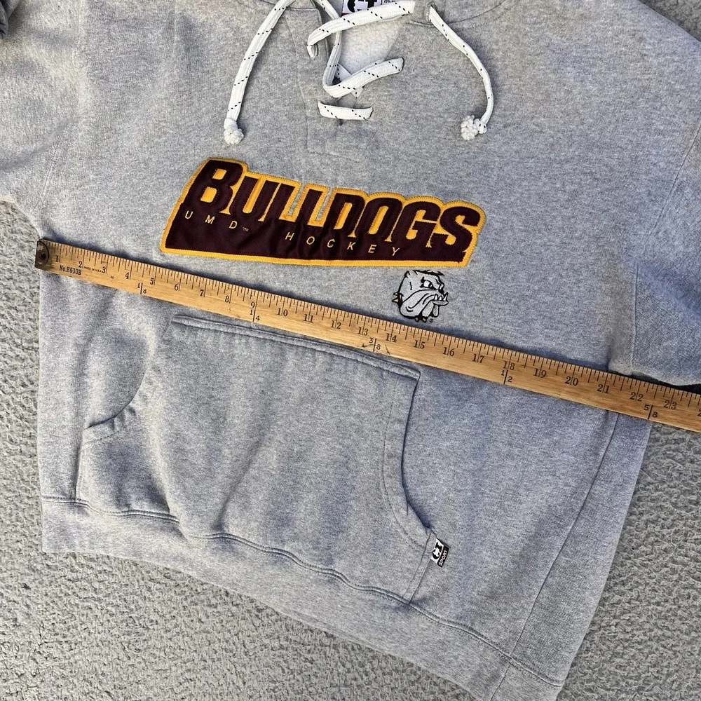 Vintage University of Minnesota Duluth Hoodie UMD Bulldogs Hockey Sweatshirt